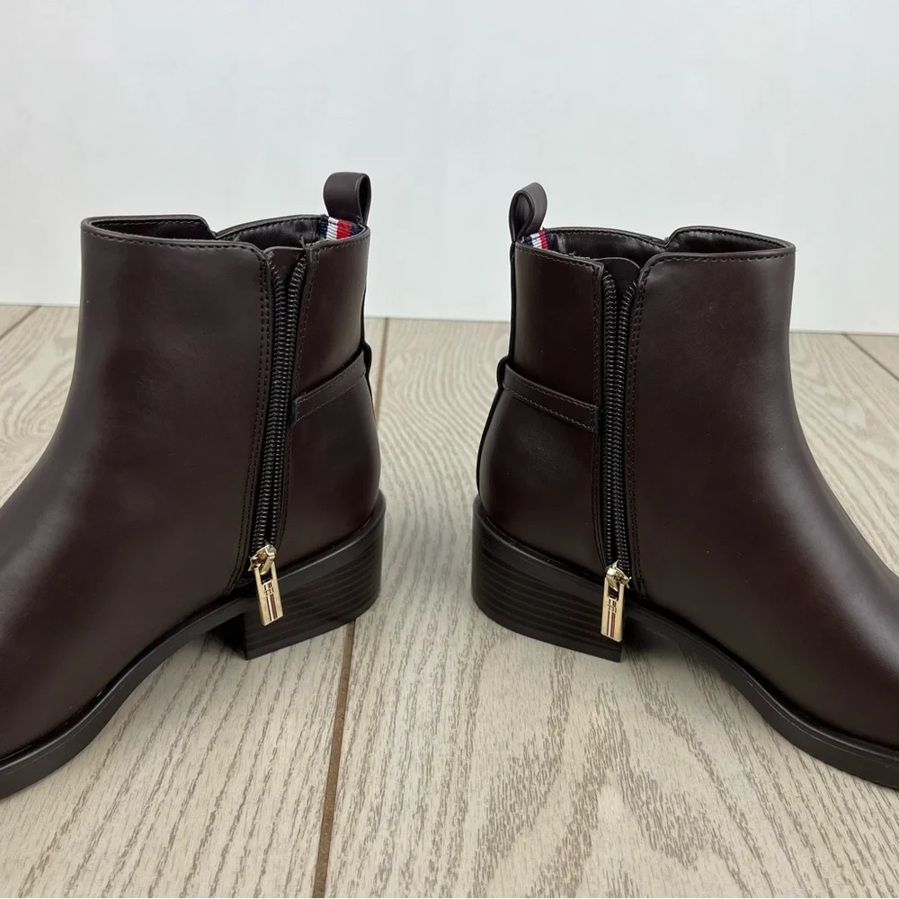 Tommy Hilfiger Women's Imiera Metal Logo Ankle Boots 7M Dark Brown $119 - Picture 5 of 8